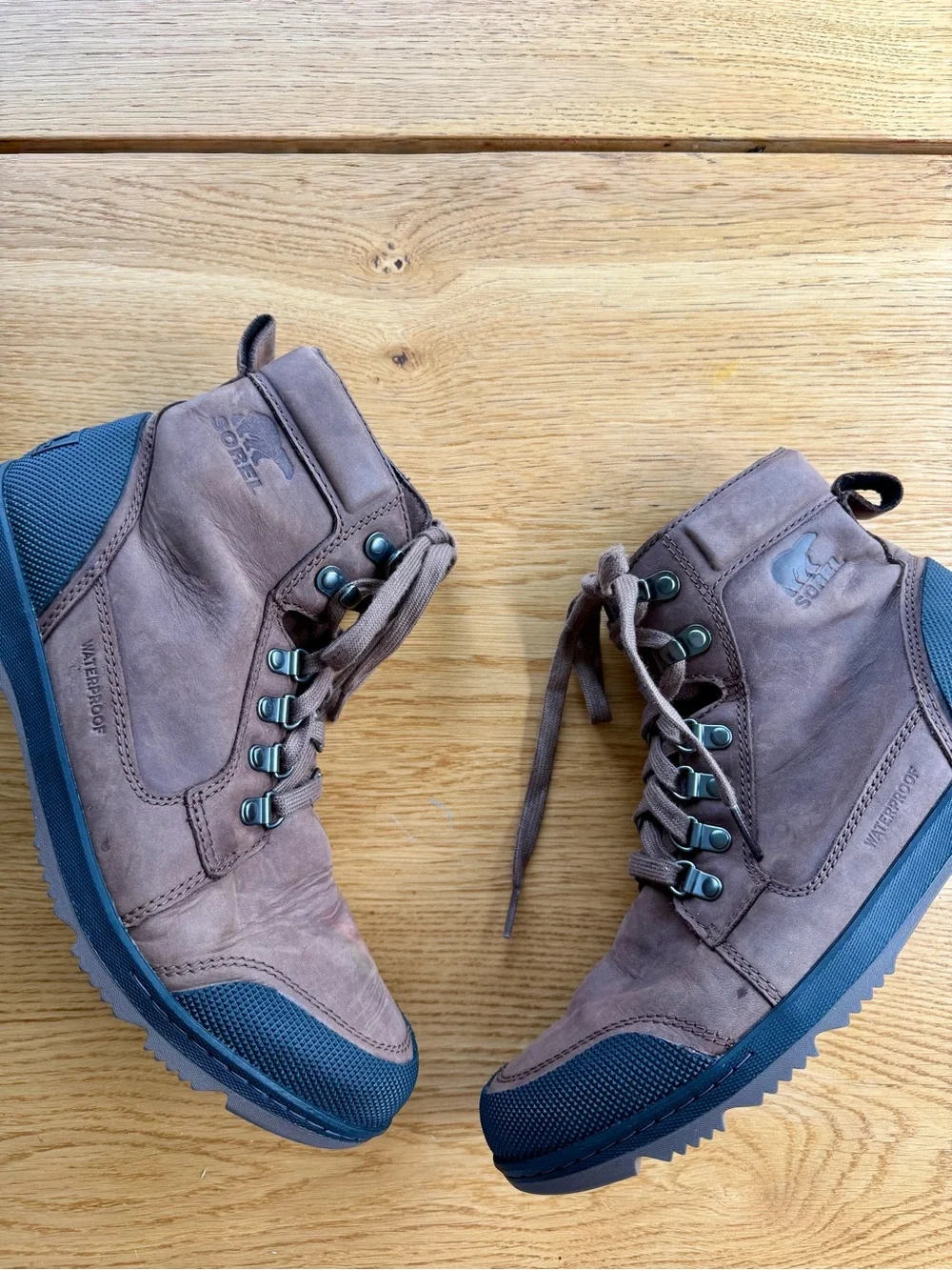 Sorel Men’s Brown Ankeny II Hiking Waterproof Mid Boots Fall, Winter Black Toes